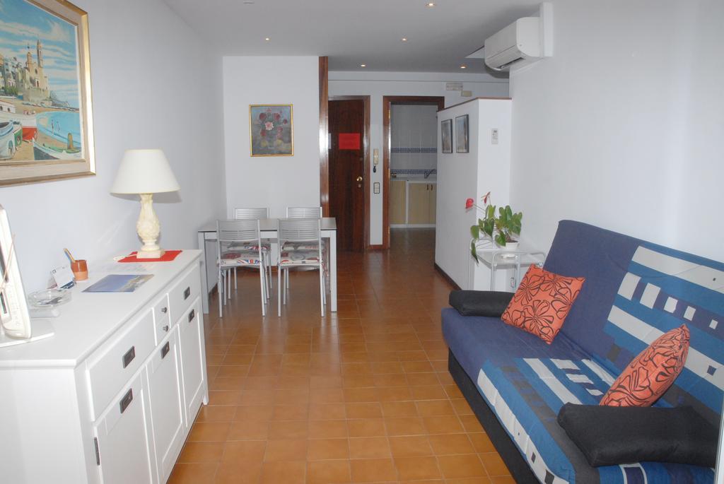 Apartaments Bonaventura 7 锡切斯 外观 照片